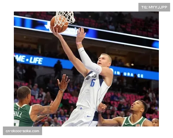 波尔津两翼快速前插战术，汉堡中场直塞成反击发起点